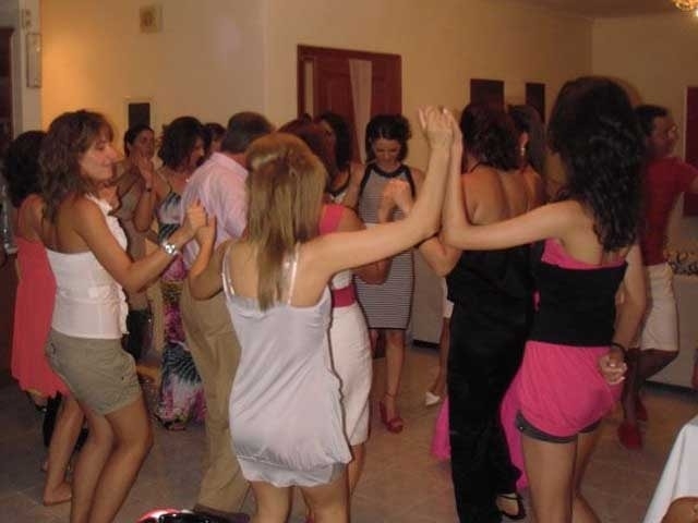 Χορευτικές εκπαιδευτικές συγκεντρώσεις εξάσκησης (party)
